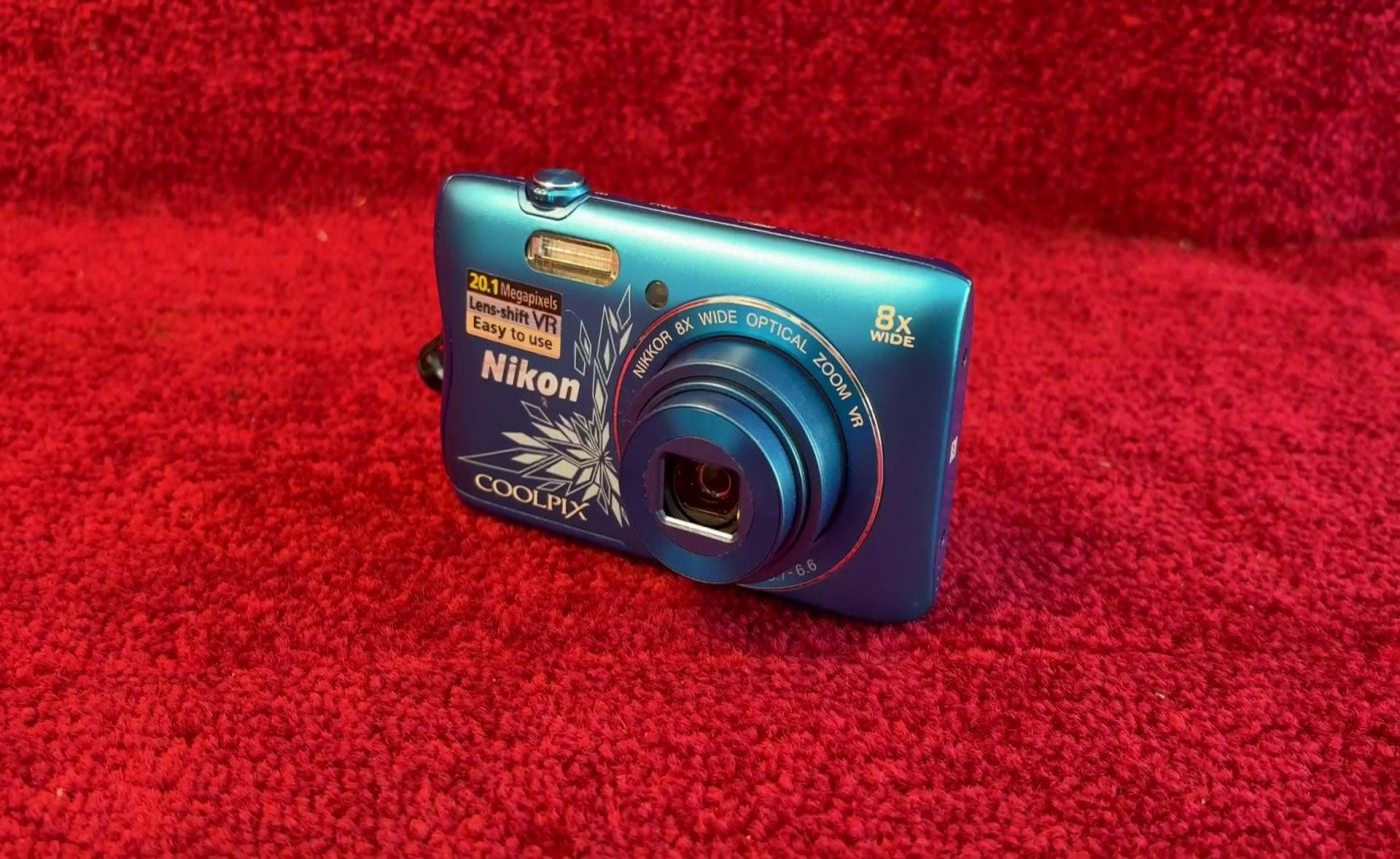 Nikon Coolpix S3700 *20.1 MP, Wifi, 8x opt. Zoom