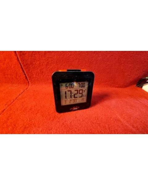 Uhr mit Weckfunktion + Temperatur 