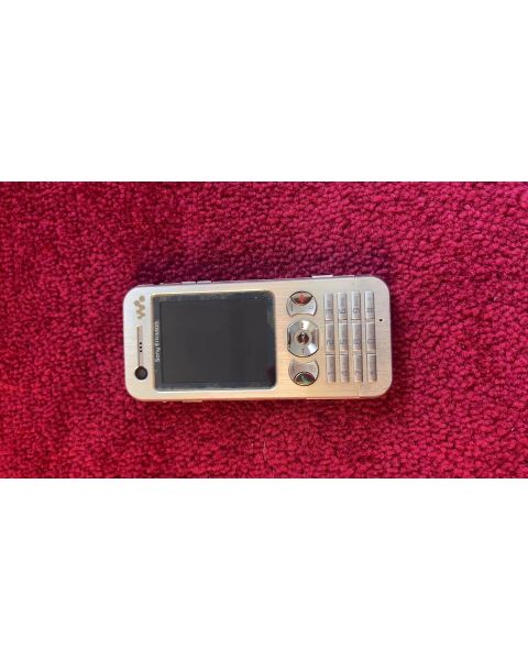 Sony Ericsson W890i * :3,2 Mega Pixel, 2 Zoll