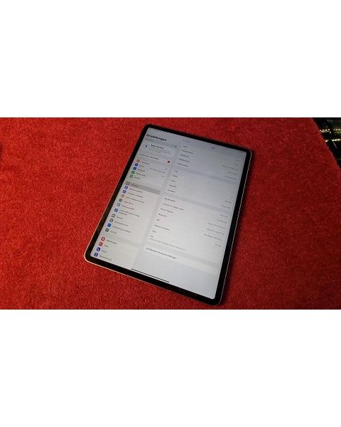 Apple iPad Air 13-inch *IOS 18.2, 256 Gigabyte , Wi-Fi + 5G E-Sim, 13 Zoll