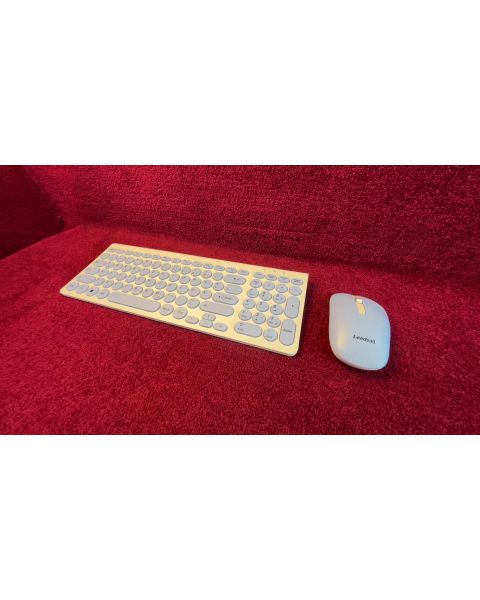 Kabellose Tastatur und Maus
