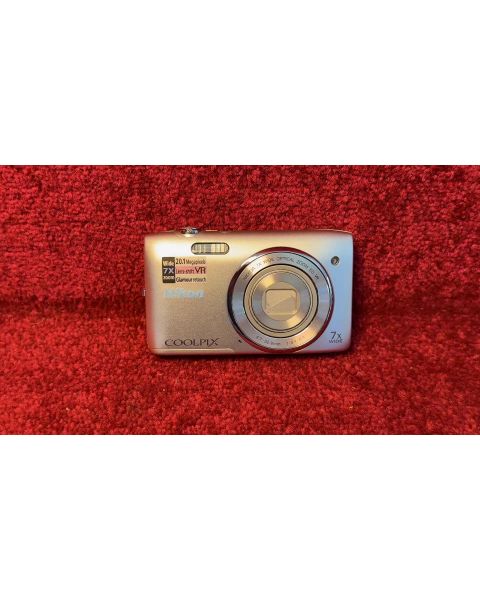 Nikon Coolpix S3500 *20.1 MP, 7x Opt. Zoom, Zub. 4