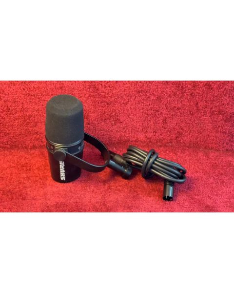 Shure MV7 XLR-Mikrofon *mit ARM, Zub.Regal 3