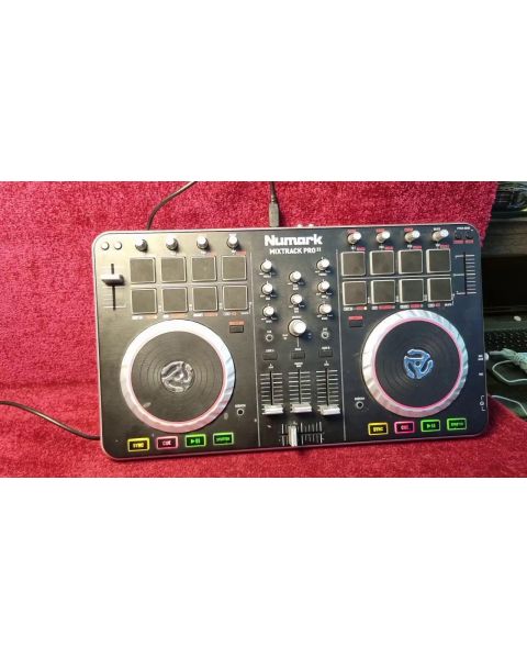 Numark Mixtrack Pro 2 *Für VirtelDj / Serato, Chinch, Mic in / , 2x Headphone in 
