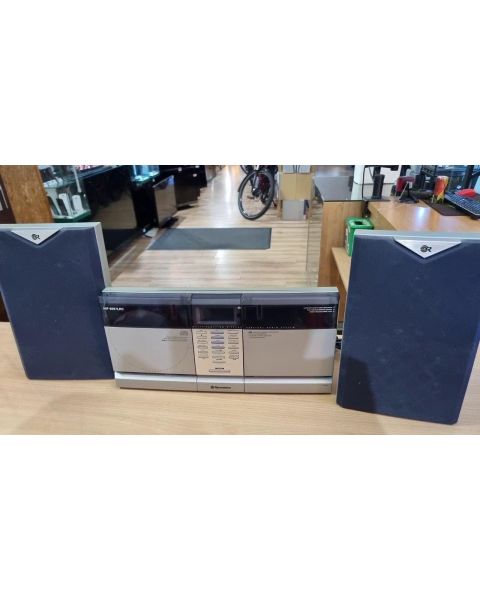 Roadstar Hifi-8597LCR Stereo Anlage *Radio , CD , Mängel Tape , inkl. 2 Boxen 