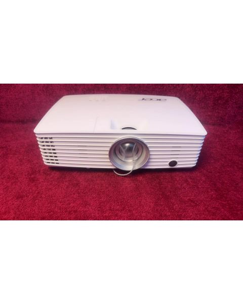 High End HDTV ACER Beamer P1185 *3.200 AnsiLumen , Beamer 20.000:1 , Kontrast, HDMI, , FULL HD komp.