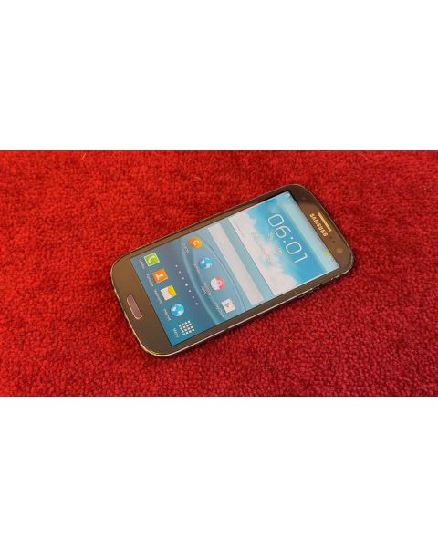 Samsung Galaxy S III  GT-I9300 *ANDROID 4.3, 16 Gigabyte , 4G  WiFi   BT, 5 Zoll 