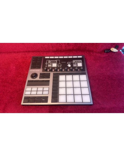Native Instruments Maschine+ Stand-alone oder in Verbindung mit einem Comp *16 Pads anschlag-,  dynamische , zwei Farbdisplays, WiFi- und Link-fähig