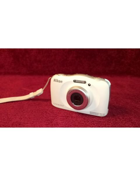 NIKON COOLPIX S33 DIGTALKAMERA  *13,2 MP , wasserdicht bis , 10m Digicam