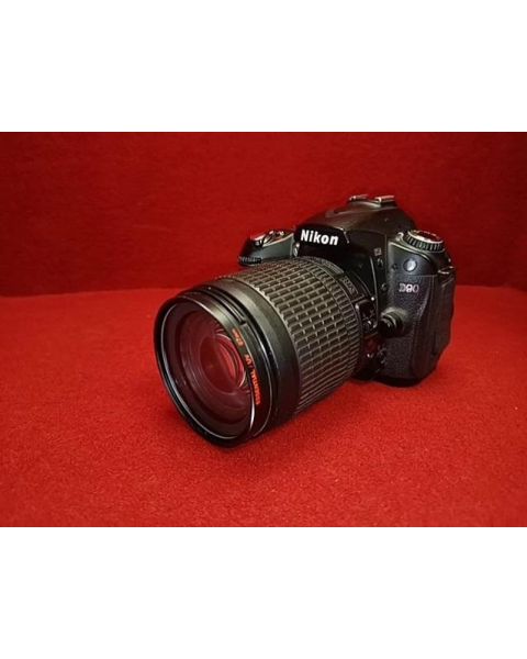 Nikon D90 Digitalkamera  *12,3 MP, 18-105mm, Autofokus, Live View