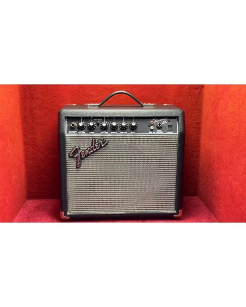 Fender Frontman 15 G PR495 *38 Watt, 3-band-EQ, E-Gitarren-Combo, Aux-In Cinch Stereo